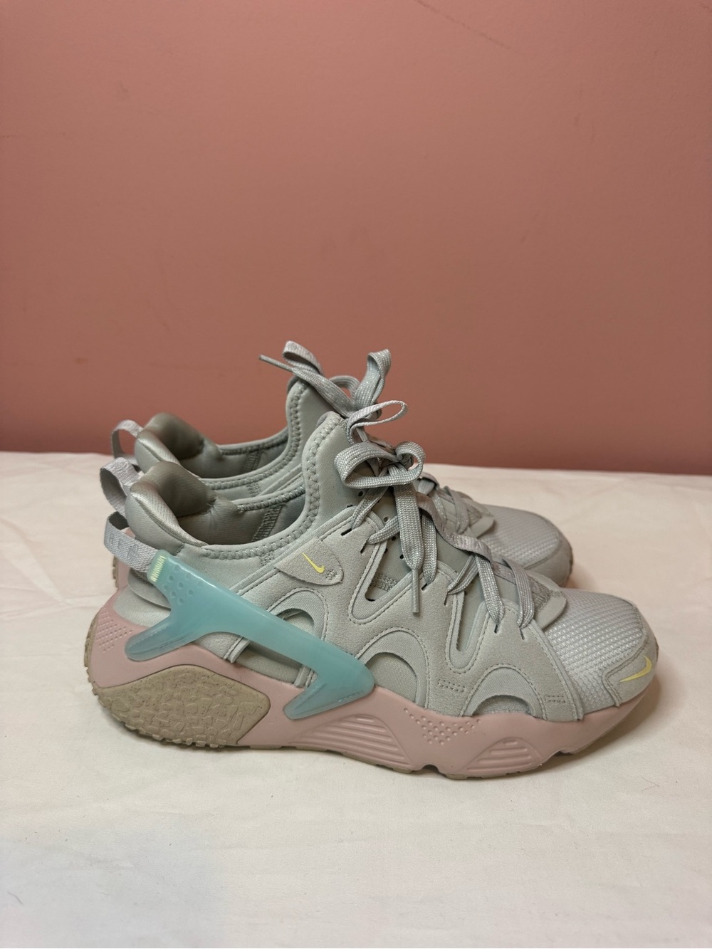 Nike Women Air Hurrache Craft Mint Sneakers